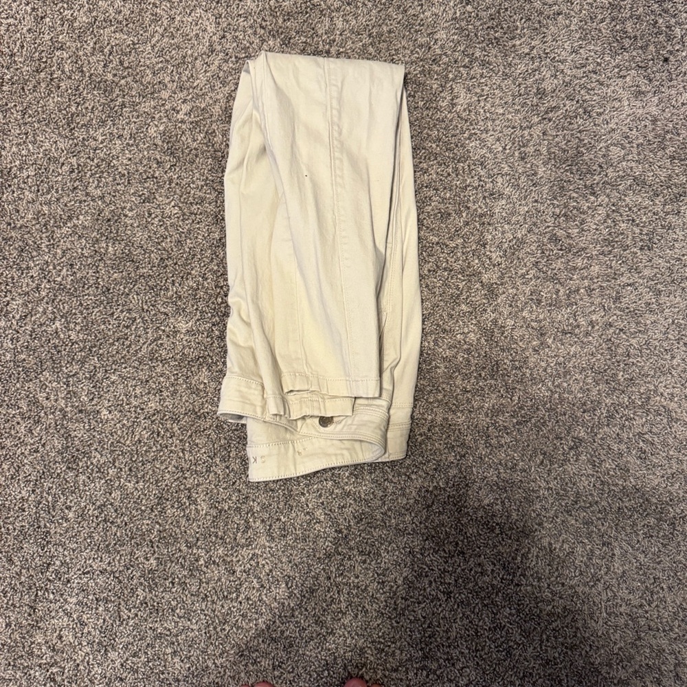 White House Black Market Cream Straight Leg Pants - Picture 3 of 3